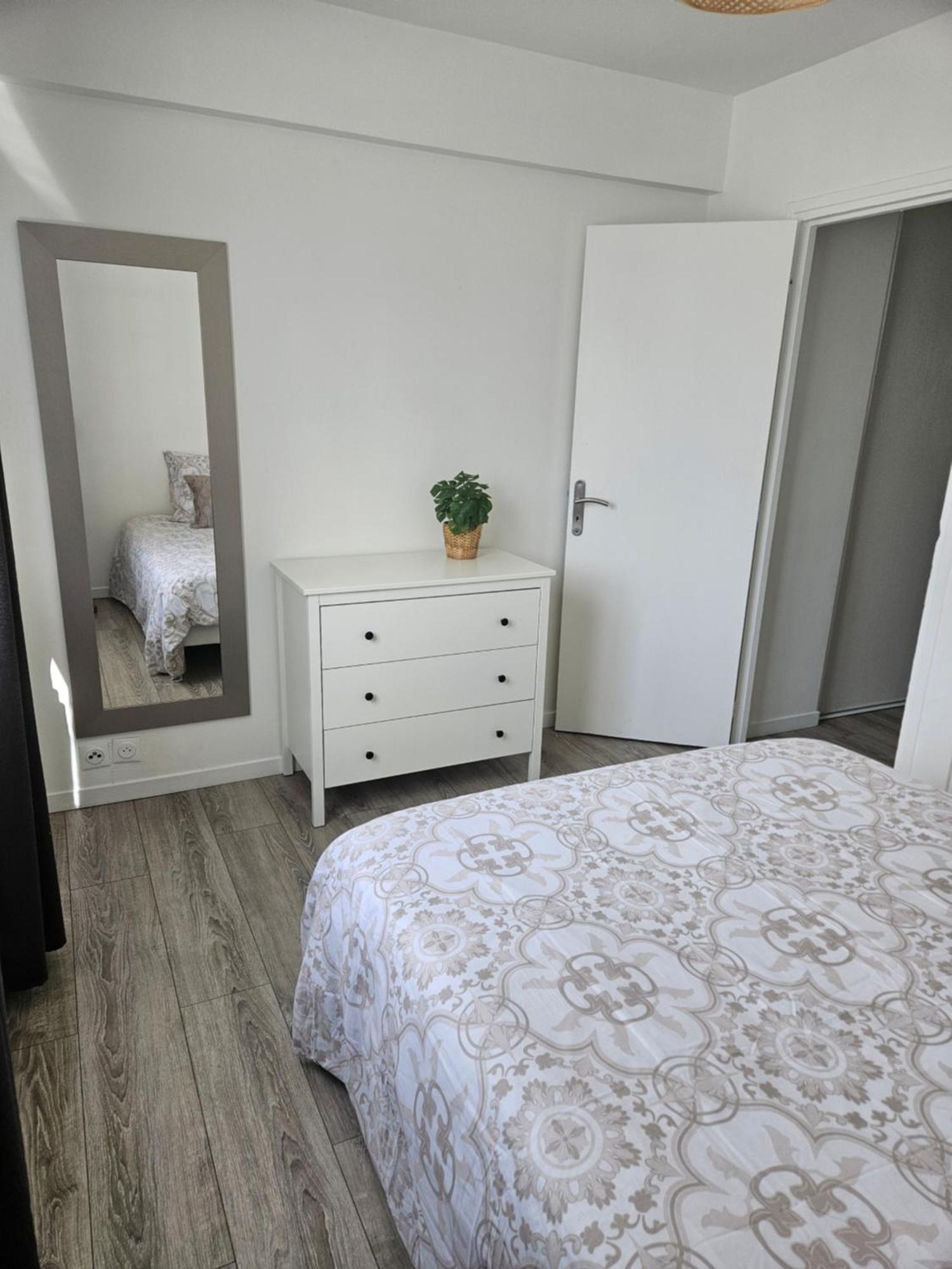 Appartement Lumineux Stade De France Saint-Denis-en-Margeride Exterior foto