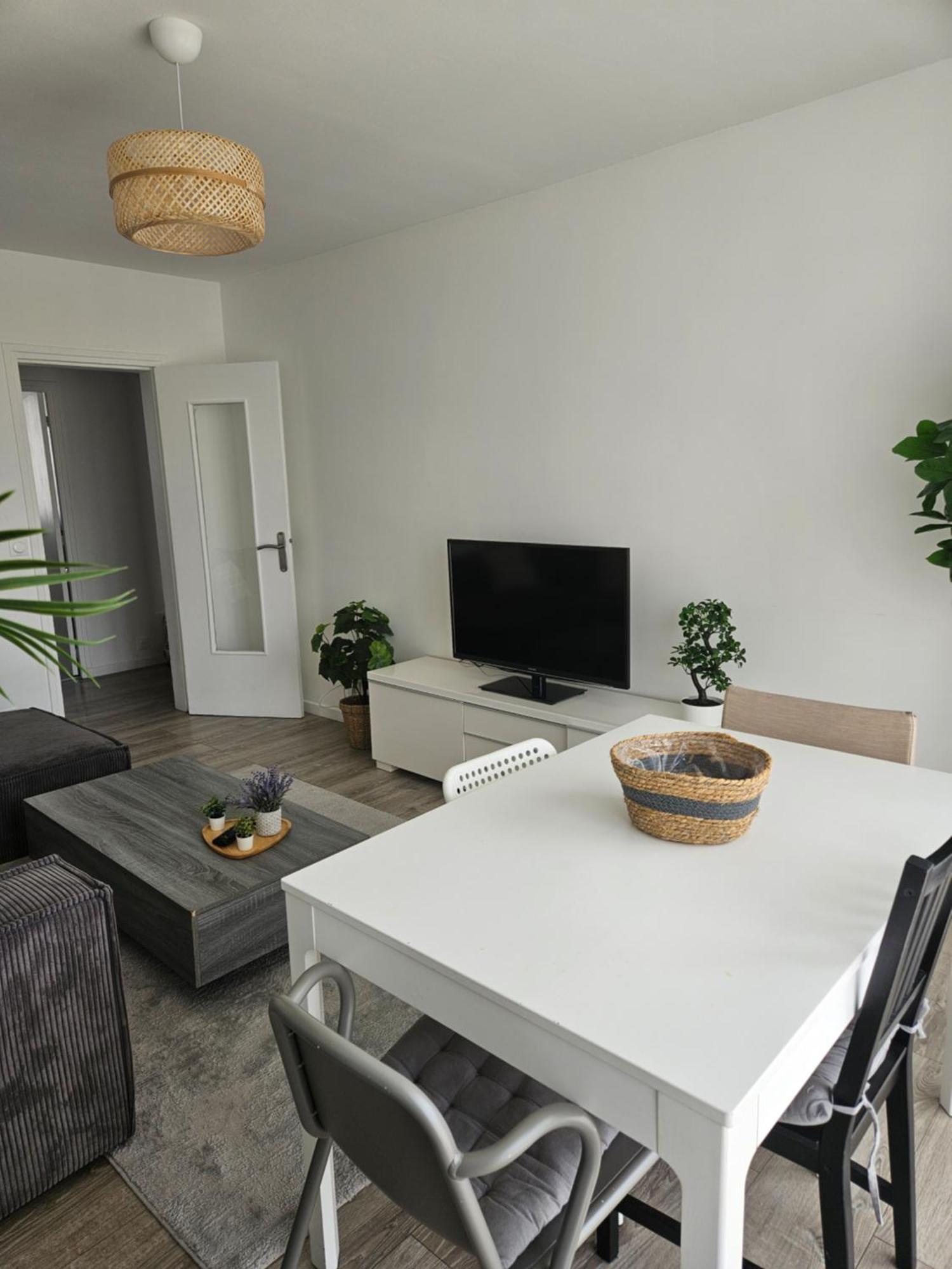 Appartement Lumineux Stade De France Saint-Denis-en-Margeride Exterior foto
